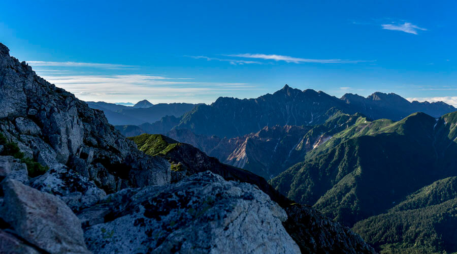 片山 敬済